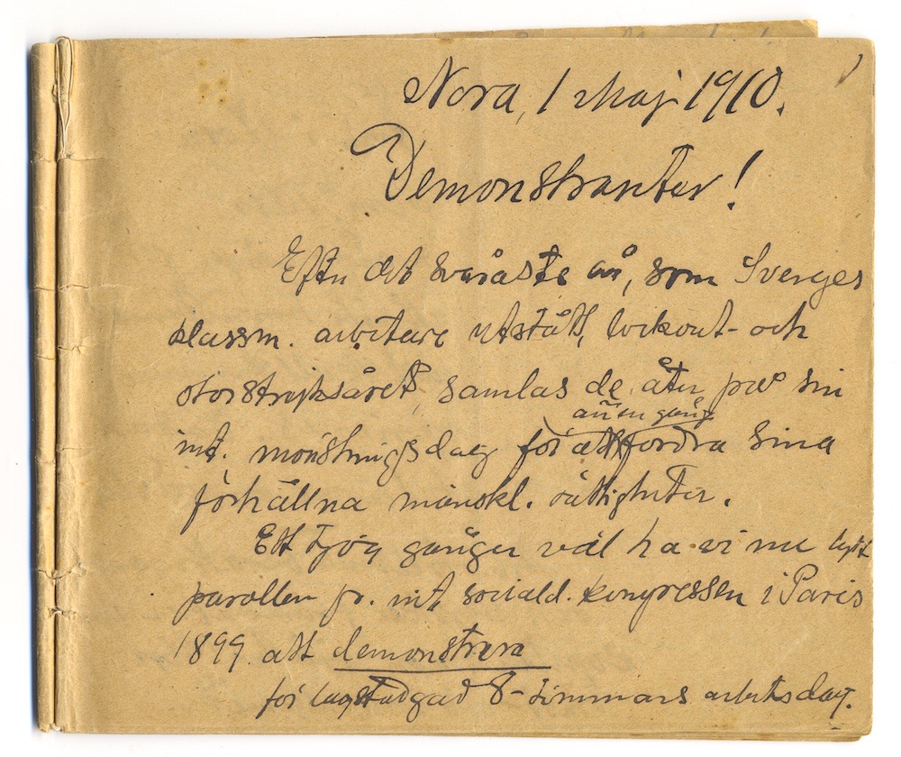 1:a majtal i Nora 1910. – Sida 1 - Klicka för bild i full storlek.
Den inskannade första sidan från ett gulnat häfte med text i svart bläck.